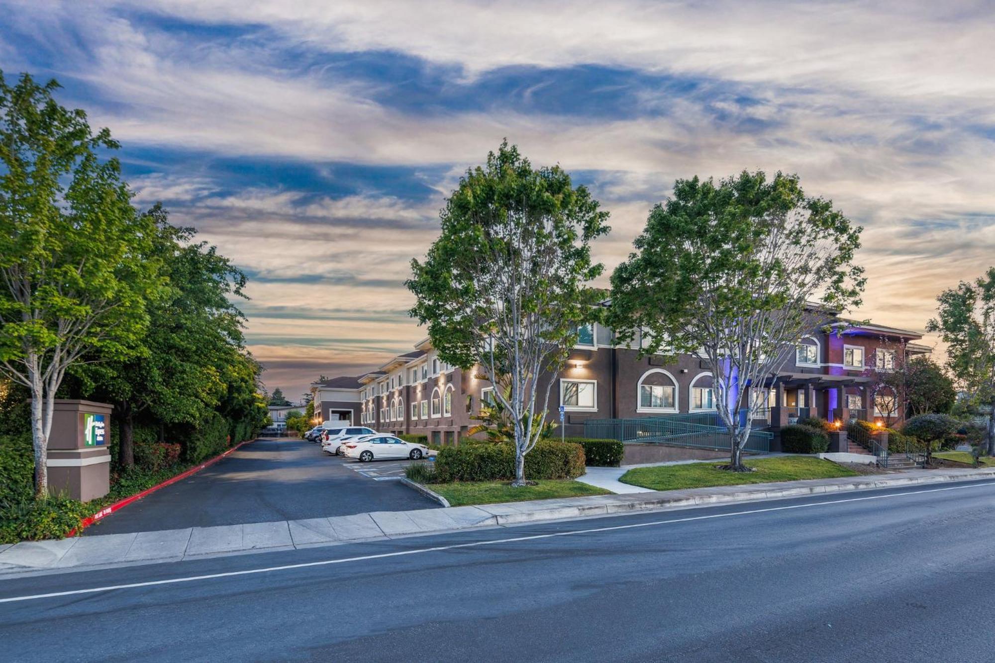 Holiday Inn Express & Suites Mountain View Silicon Valley By Ihg Bagian luar foto