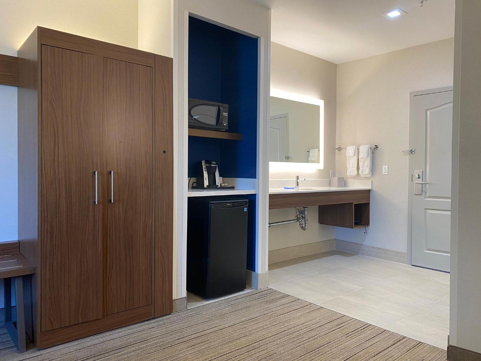 Holiday Inn Express & Suites Mountain View Silicon Valley By Ihg Bagian luar foto