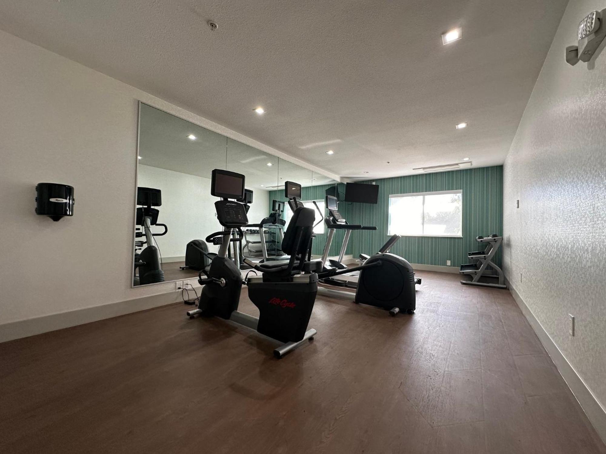 Holiday Inn Express & Suites Mountain View Silicon Valley By Ihg Bagian luar foto